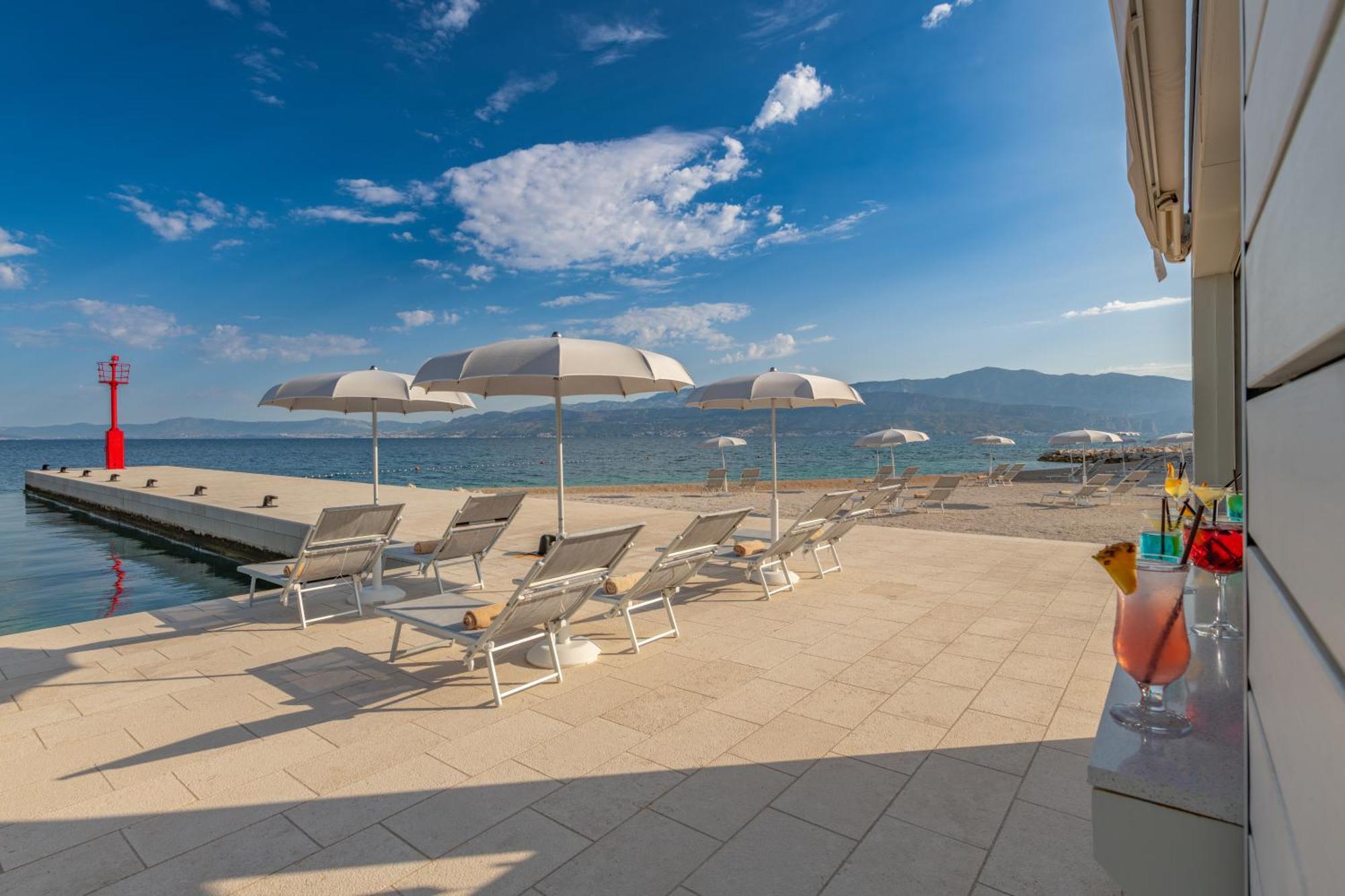Grand Hotel View Postira Exterior foto
